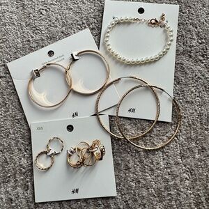 H&M Gold and Pearl Earring Set